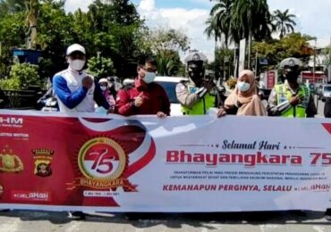 Pembagian Masker dan Sticker Dalam Rangka HUT Bhayangkara dan Astra Motor Kaltim 2