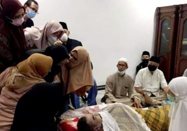 Diduga Serangan Jantung, Mantan Anggota DPD RI Awang Ferdian Hidayat Wafat, Dikebumikan di Kota Tenggarong