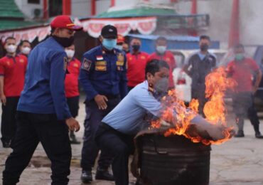 Rutan Kelas II Samarinda dan Damkar Latihan Penaggulangan Kebakaran Bersama