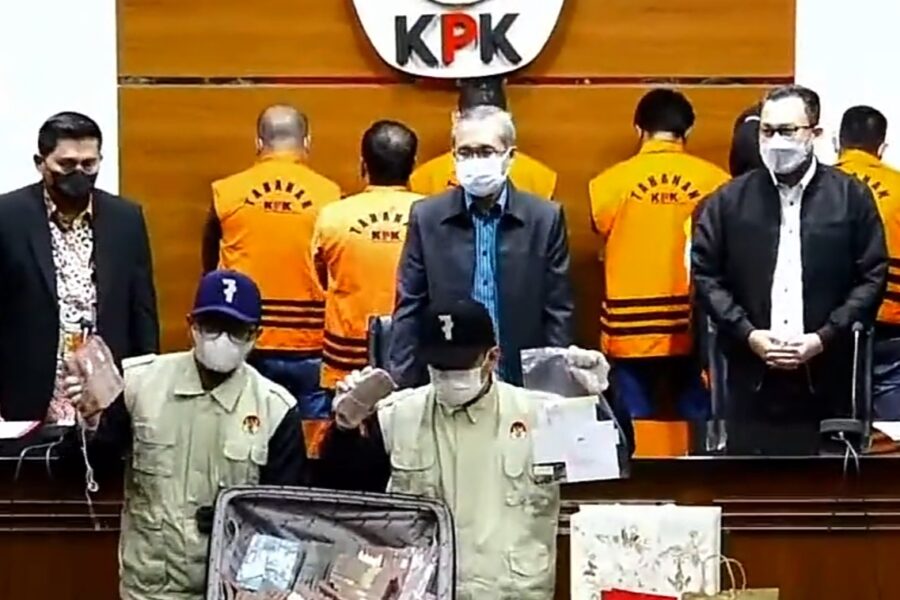 Bupati Panajam Paser Utara Abdul Gafur Masud ditangkap KPK