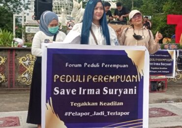 Forum Peduli Perempuan Gelar Unjukrasa, Solidaritas untuk Irma Suryani