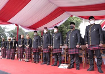 Gunakan Pakaian Bernuansa Kutai Saat Upacara HUT Kota Samarinda, Andi Harun: Jangan Lupakan Sejarah