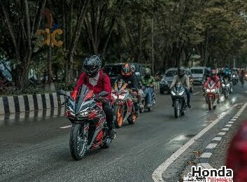 Ini Dia Alasan Kenapa Motor Harus Menggunakan Jalur Lambat!