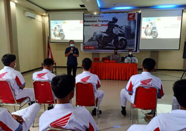 Tim Safety Riding Astra Motor Kaltim 2 Bersama Satlantas Polres Bontang Goes To Bontang
