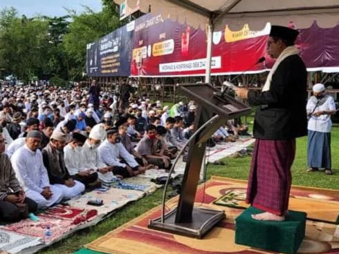 Wakil Gubernur Kaltim Hadi Mulyadi Salat Idulfitri di Lapangan Merdeka Balikpapan