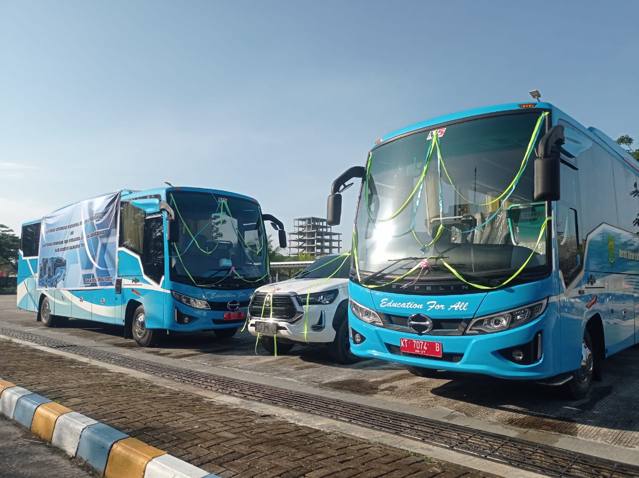 2 Unit Bus dan kendaraan operasional dari Pemprov Kaltim