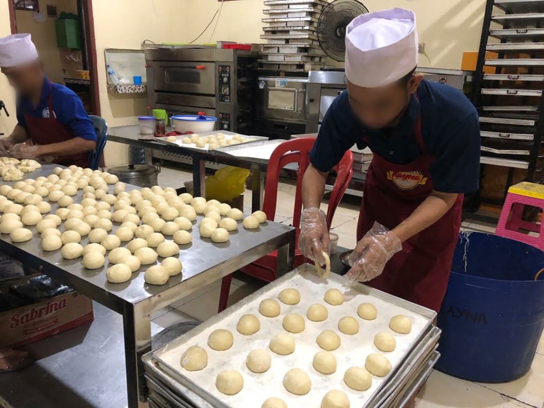 Usaha mandiri warga binaan Lapas Narkotika Samarinda dalam memproduksi roti Kayna hingga hasilkan jutaan rupiah (Ist)