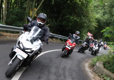 6 Tips #Cari_Aman Naik Motor Matik di Tanjakan dan Turunan