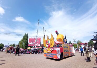 Potret Mobil Hias Stop Jual Miras Ilegal Kebo Ireng Pawai Pembangunan 2022 kota Samarinda