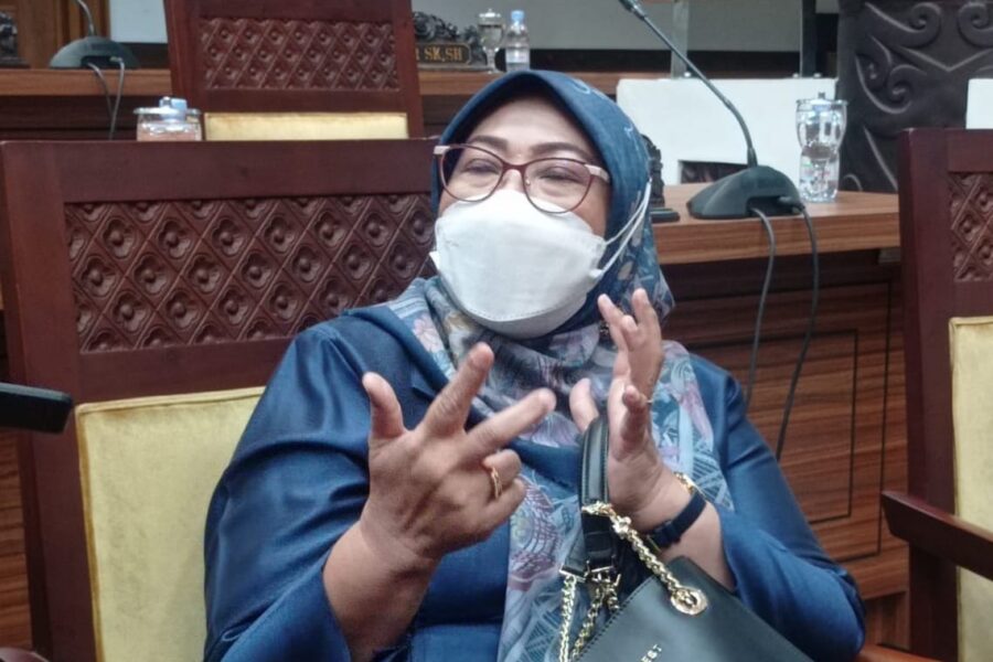 Ketua Komisi IV DPRD Samarinda, Sri Puji Astuti bersama jajarannya kembali mengundang guru dan unsur pemerintah mendiskusikan solusi Insentif Guru (Adakah.id)