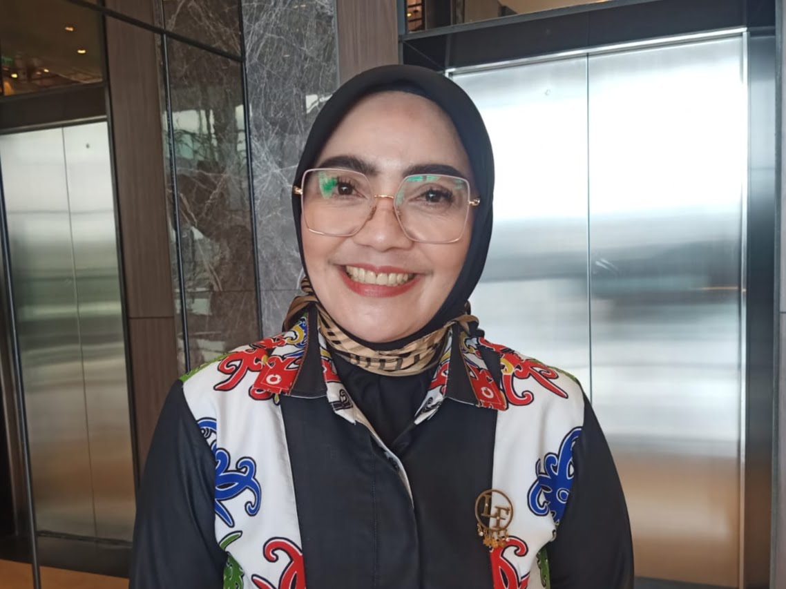 Anggota Komisi II DPRD Samarinda, Laila Fatihah menyambut baik terkait pembayaran belanja pemerintah secara nontunai melalui Kartu Kredit Pemerintah dan QRIS Antarnegara