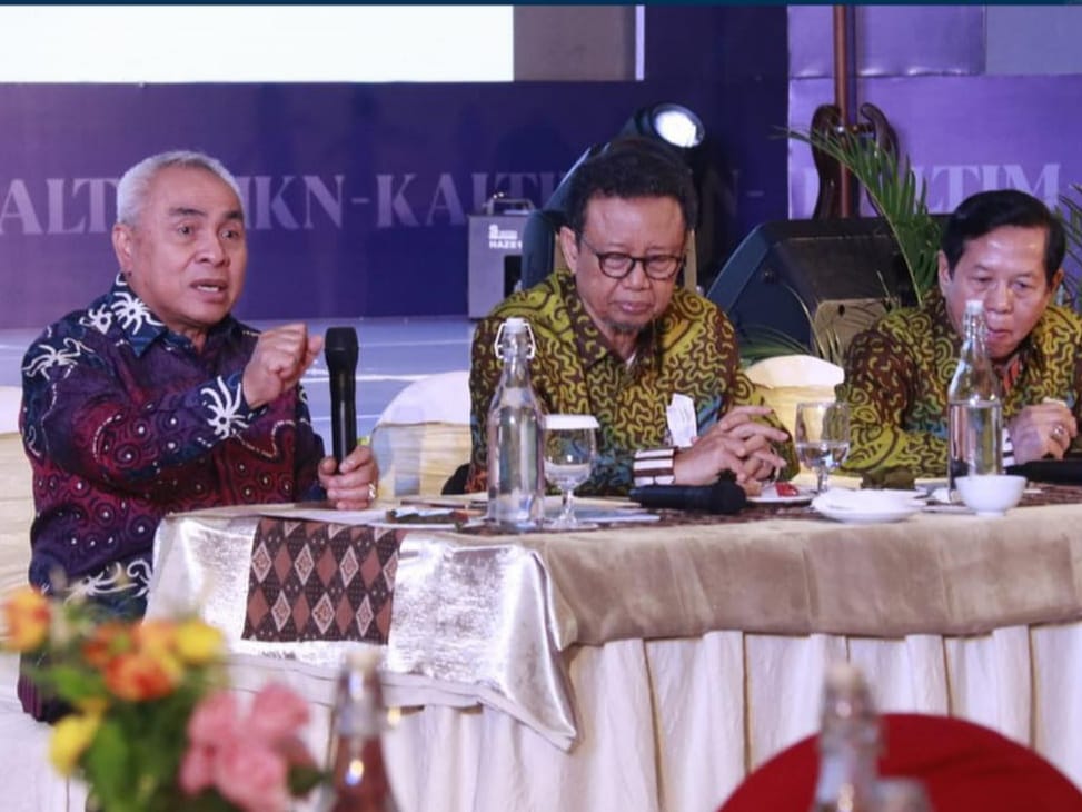 Gubernur Kaltim Isran Noor meminta pemerintah pusat untuk membuat porsi pembagian dana bagi hasil yang lebih adil