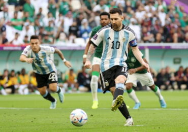 Half Time ; 2 Gol Argentina Dianulir, Perangkap Offside Arab Saudi Berhasil