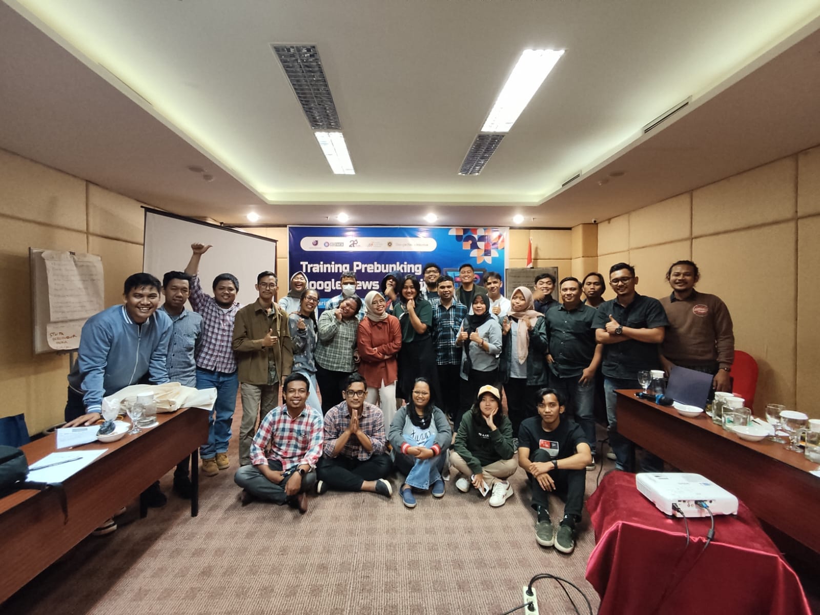 Foto Bersama usai sesi Pelatihan Pre-bunking atau Cek Fakta