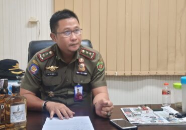 Satpol PP Samarinda Sita Ratusan Botol Miras dari Toko Klontong