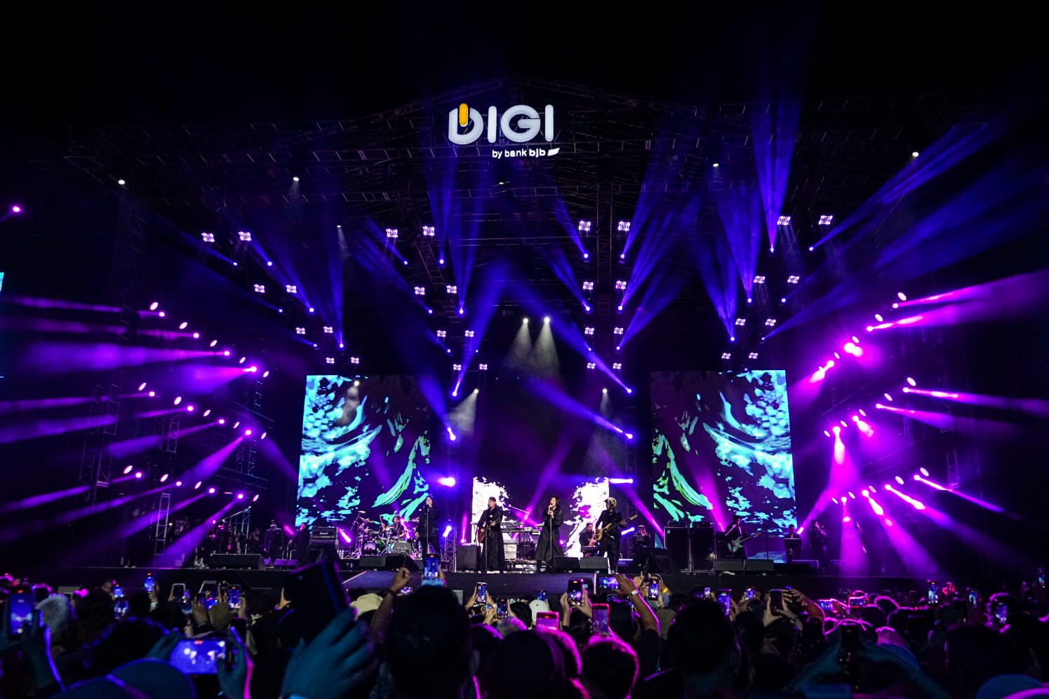 Bank bjb juga turut mendukung kesuksesan konser Pesta Rakyat 30 Years of Career Dewa 19 melalui rangkaian promo