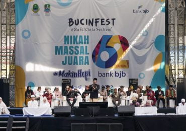 Ratusan Peserta Nikah Massal yang Dibantu bank bjb, Dapat Bantuan Dana Hingga Didoakan Samara oleh Ridwan Kamil