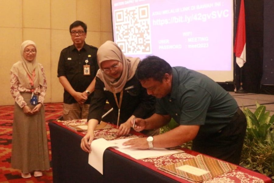 Penandatanganan Kerja Sama Dalam Rangka Kemitraan Penanaman Modal Asing (PMA) dan Perusahaan Penanaman Modal Dalam Negeri (PMDN) dengan UMKM
