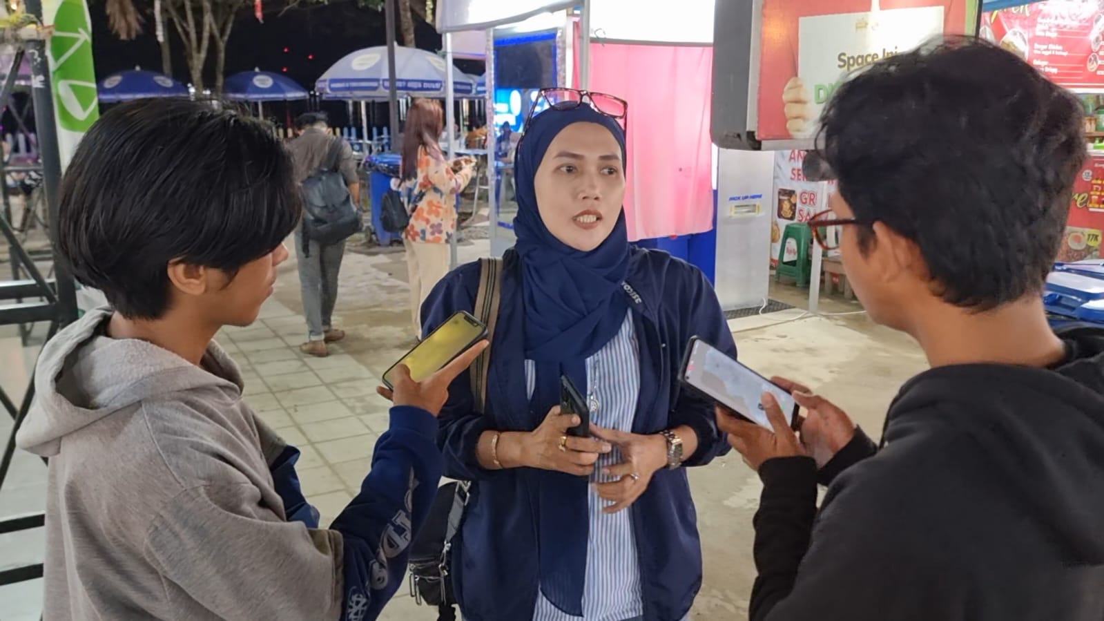 Ratie, seorang pengusaha di bidang tata busana, pemilik D'Jahit Ratie di jalan Lambung Mangkurat, Kota Samarinda.