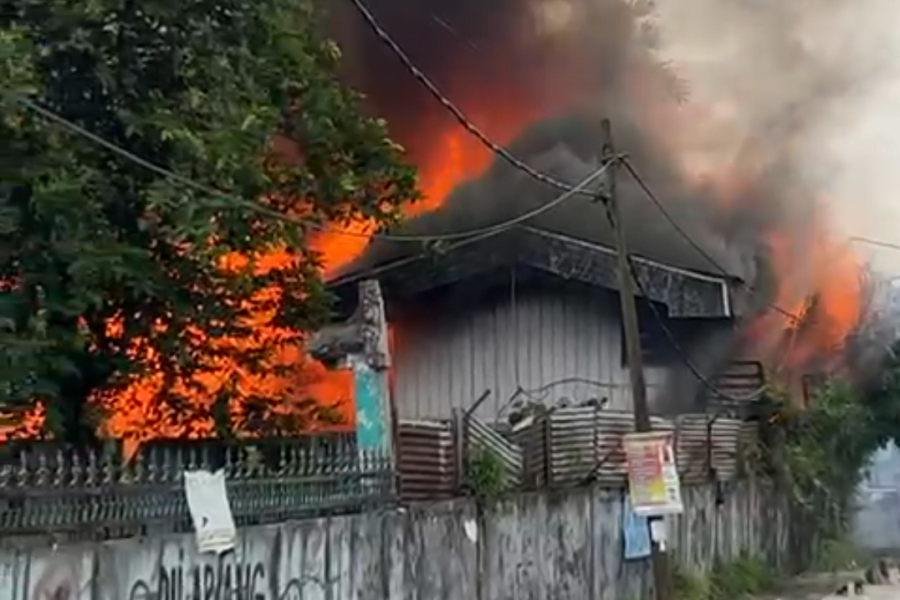 Gudang Laundry Hotel di Jalan Ahmad Yani II, Samarinda pada Selasa (6/6/2023) Siang terbakar.