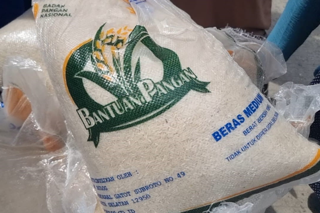 Stok Beras yang berada di gudang Bulog Cabang Samarinda. Pemkot Samarinda akan membagikan bantuan beras kepada 26.924 (KK) Keluarga.