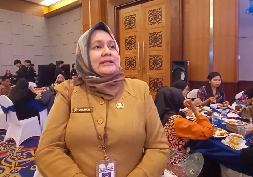 Kabid Perencanaan, Pengembangan Iklim, dan Penanaman Modal DPMPTSP Kaltim, Riawati. (ist)