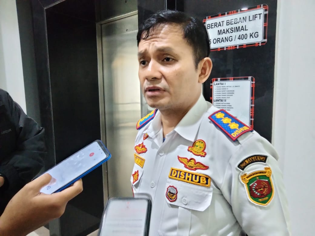 Kepala Dinas Perhubungan Kota Samarinda Hotmarulitua Manalu, usai Hearing di Gedung DPRD kota Samarinda. (Foto/Hae)