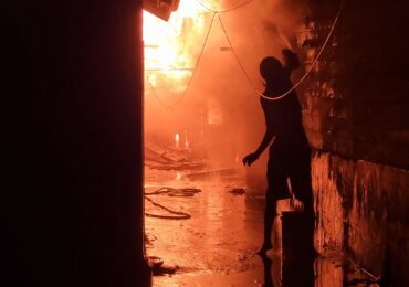 Api Mengamuk di Jalan Wiraguna Samarinda, Diduga Berasal dari Rumah Pria Tua