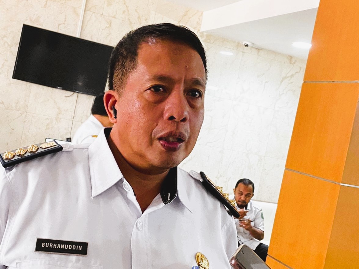 Camat Kecamatan Samboja Barat, Burhanuddin