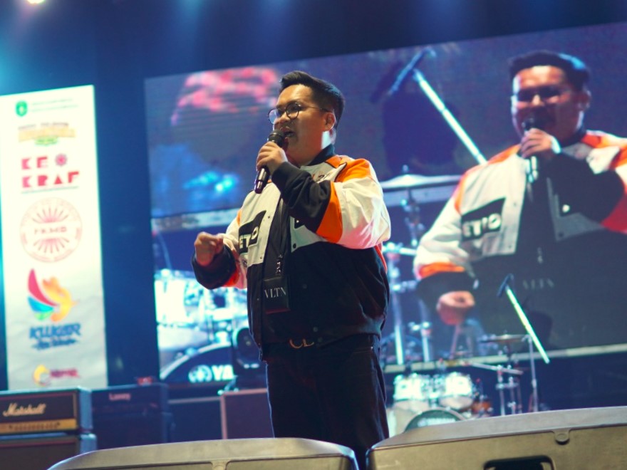 Wakil Bupati (Wabup) Kukar, Rendi Solihin, menutup rangkaian Festival Seni Budaya Nusantara.