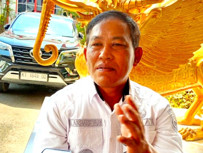 Camat Loa Kulu, Ardiansyah menjelaskan ada sekitar 3 kilometer jalan rusak dari jalan poros menuju Desa Loh Sumber akan diperbaiki..