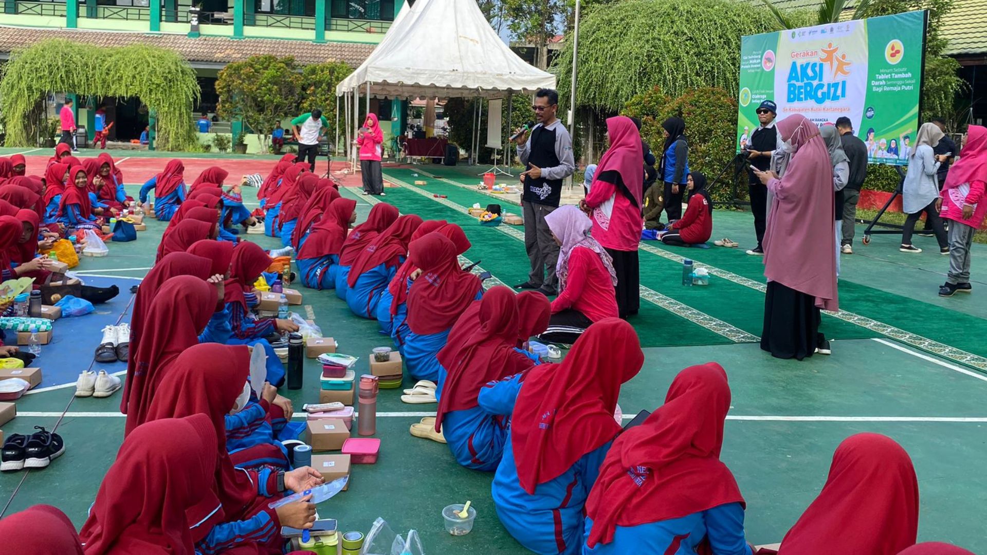 Dinas Kesehatan (Dinkes) Kutai Kartanegara (Kukar) menggelar Gerakan Aksi Gizi se-Kukar di 32 titik di 20 kecamatan.