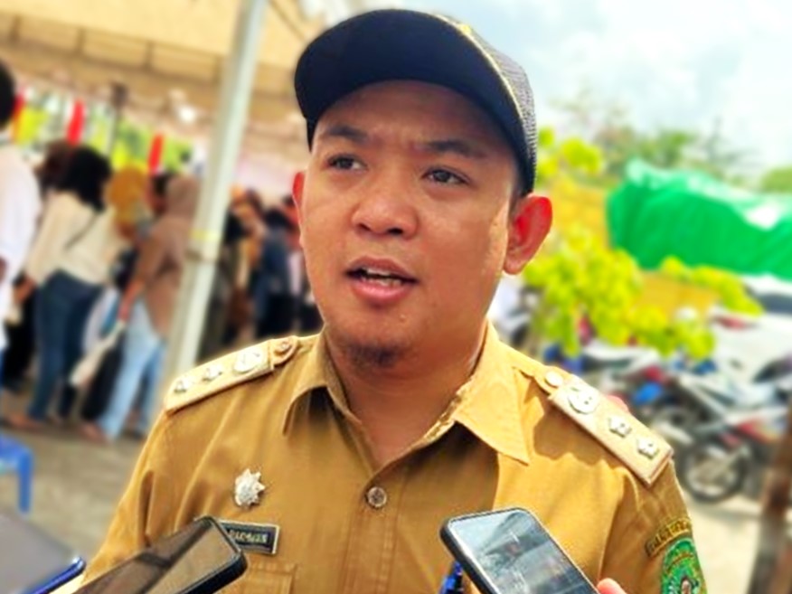 Lurah Melayu, Aditya Rahkman, mengatakan bahwa bank sampah akan memberikan manfaat ganda bagi warga.
