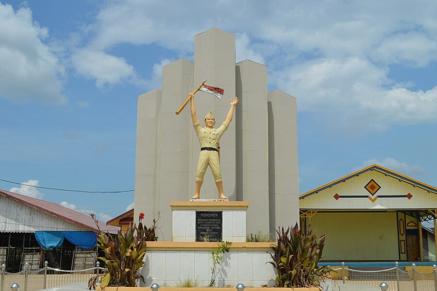 Monumen perjuangan kemerdekaan rakyat Kalimantan Timur di Kecamatan Muara Kaman.