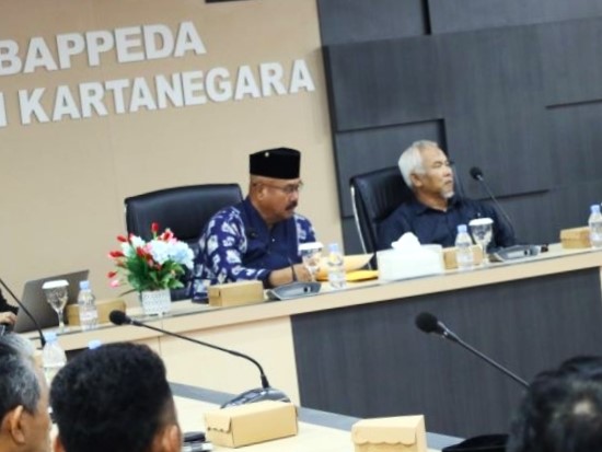 Pemkab Kukar menjalin kerja sama dengan Universitas Gajah Mada (UGM) merancang konsep kawasan pertanian terintegrasi.