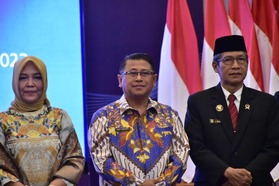 Wakil Ketua DPRD Kaltim, Sigit Wibowo, saat pelantikan pemimpin baru Bank Indonesia (BI) Kaltim, Budi Widihartanto.