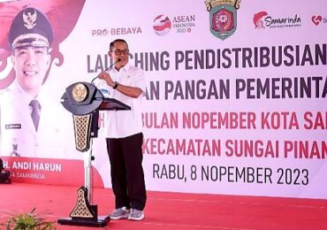 Pemkot Samarinda Serahkan Bantuan Pangan ke Warga Kurang Mampu
