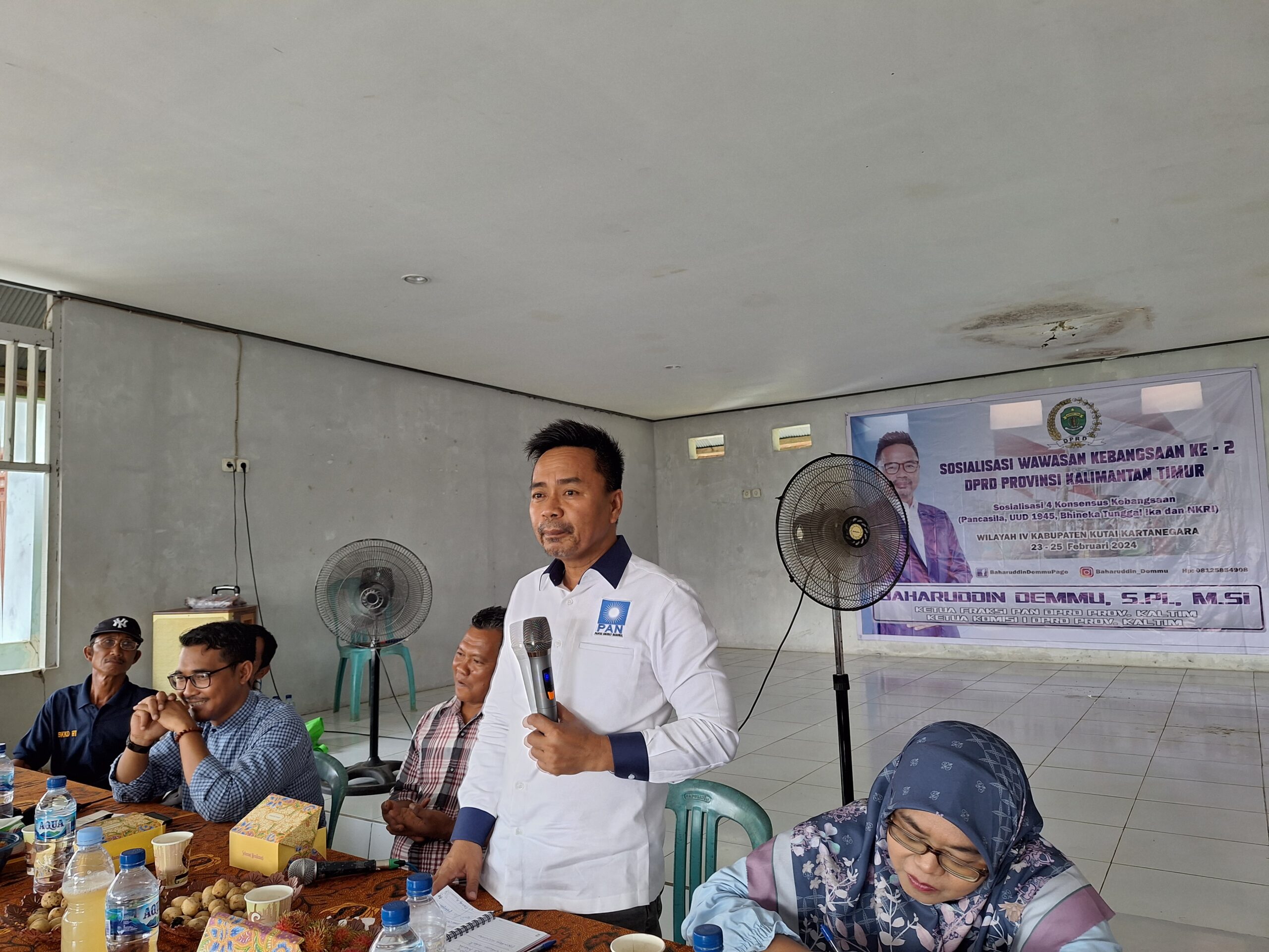 Anngota DPRD Kaltim, Baharuddin Demmu melaksanakan Sosialisasi Wawasan Kebangsaan di Desa Sumber Sari, Kecamatan Sebulu, Kutai Kartanegara. (Dok)