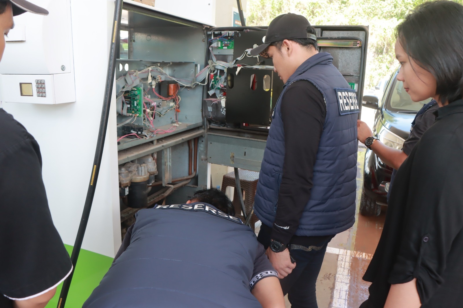 Inspeksi Dadakan Polresta Samarinda menjelang arus mudik lebaran 2024, pastikan tak ada kecurangan pejualan bbm. (Ist)