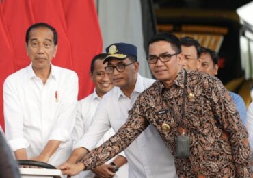Wali Kota Samarinda Andi Harun Dampingi Presiden Jokowi Resmikan Terminal