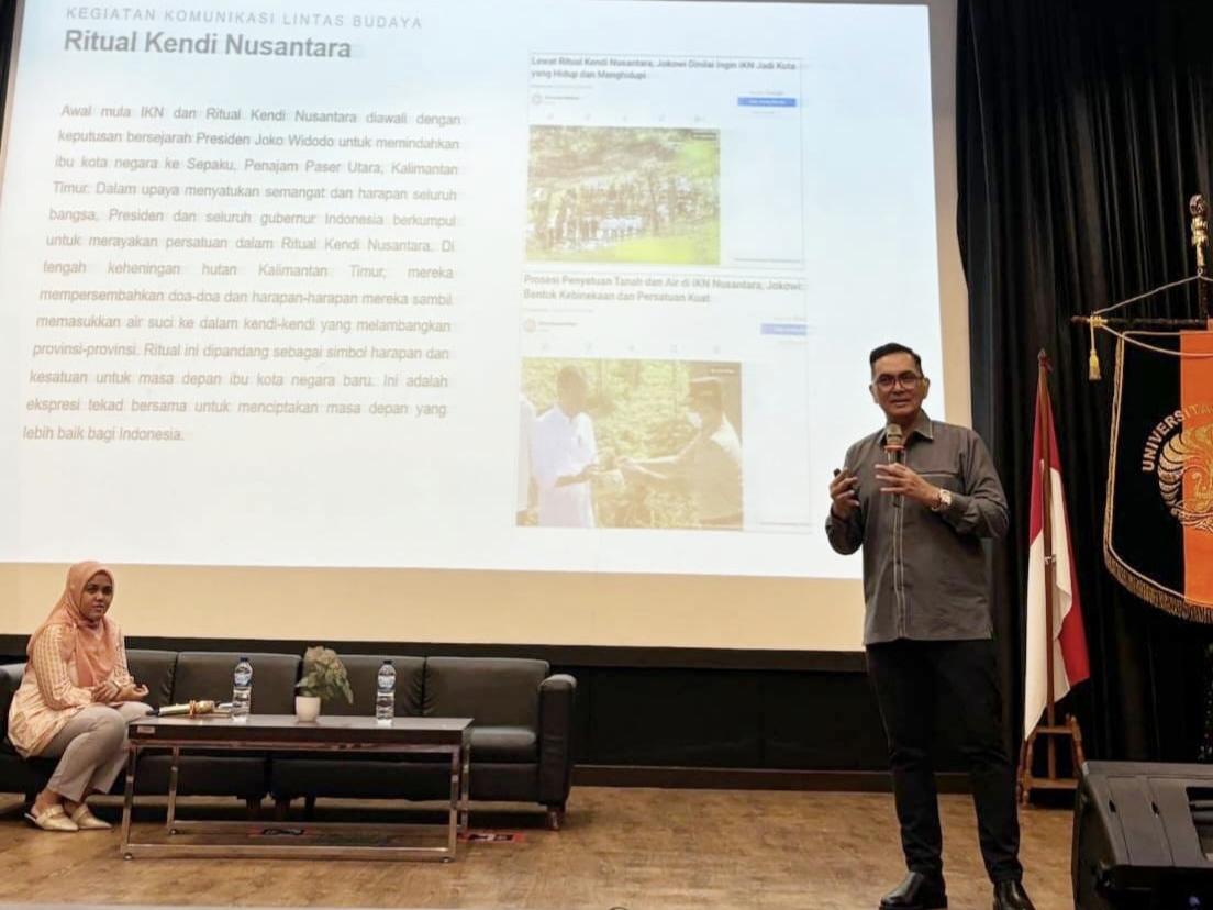 Troy Pantouw, Staf Khusus Bidang Komunikasi Publik OIKN, tampil sebagai pembicara utama PRAction. (Ist)