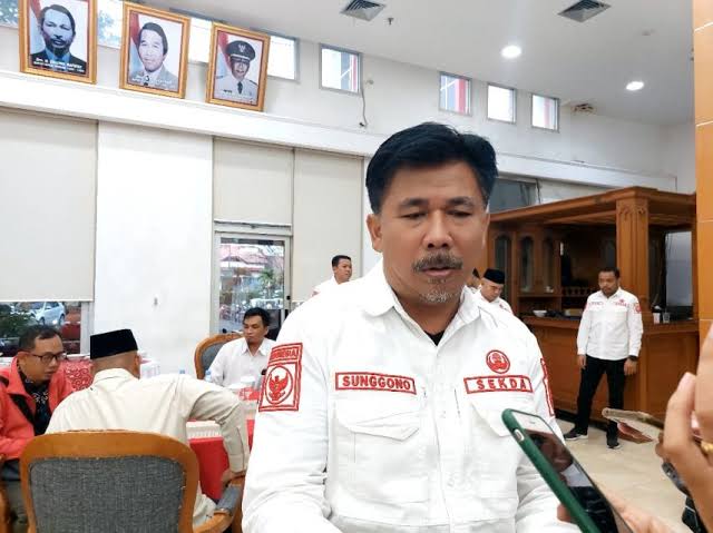 Sekdakab Kukar, Sunggono memberi arahan ASN untuk tingkatkan sinergi dan profesionalisme.
