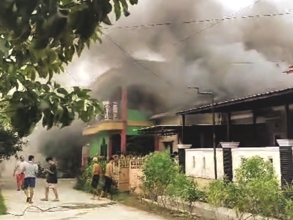 Peristiwa kebakaran melanda perumahan Arisco Samarinda. (Foto/IST)