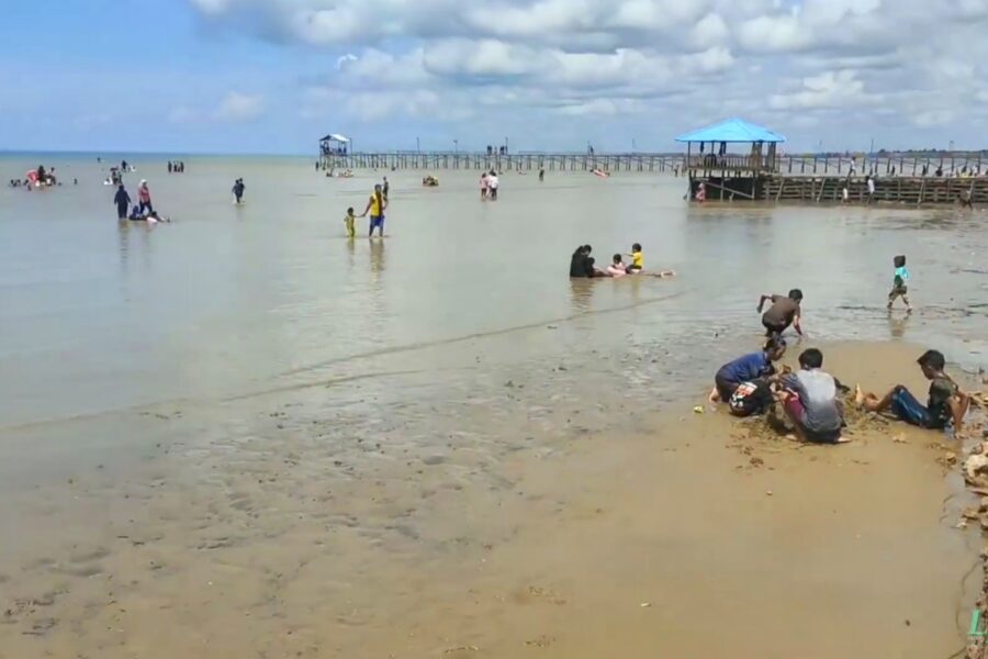 Pesona Pantai di Desa Kersik, Marangkayu, Kutai Kartanegara. (Foto/dok)