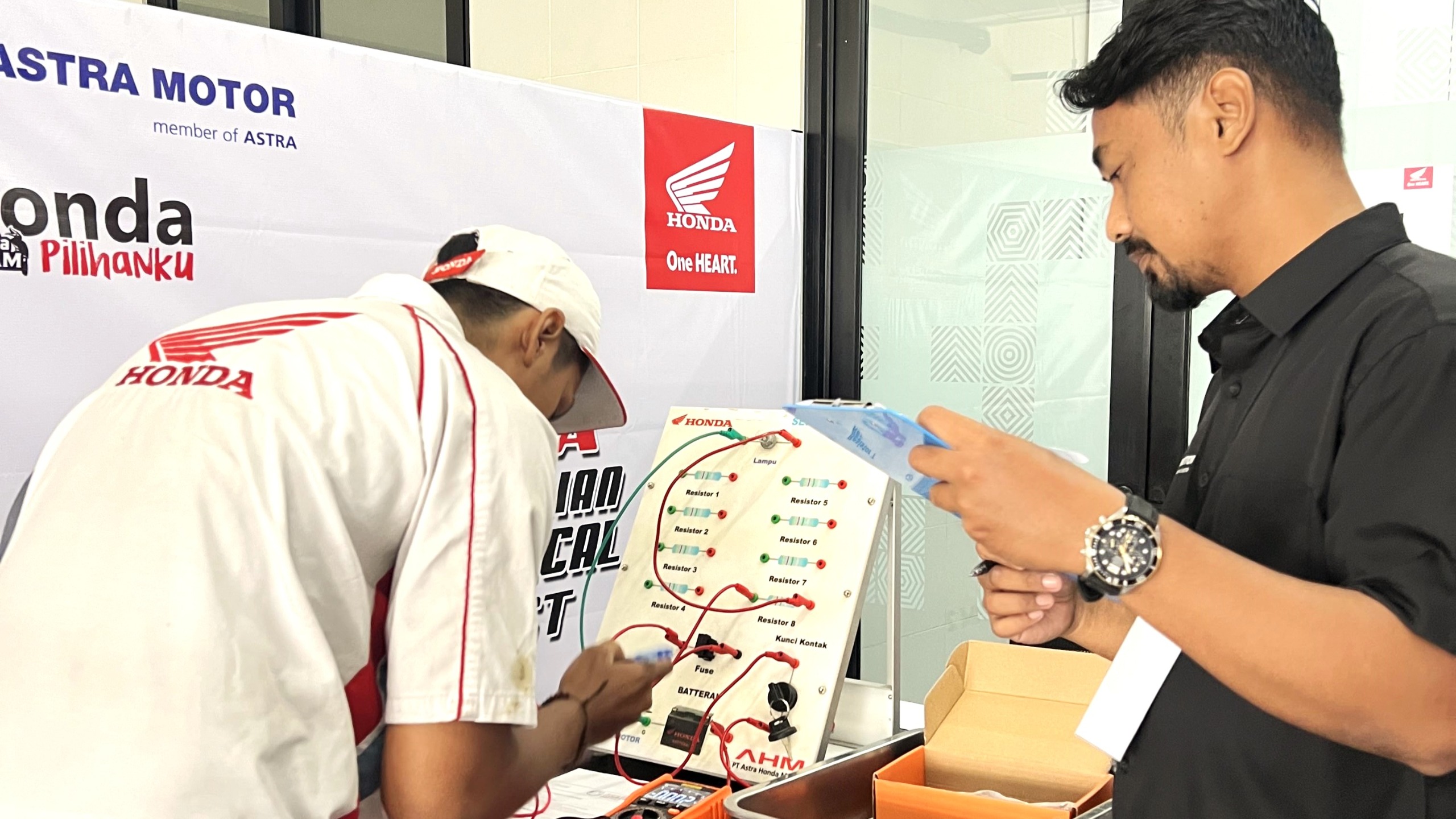 Ddokumentasi Kalibrasi Kompetensi Teknisi, Astra Motor Kaltim 2 Sukses Gelar Regional Technical Skill Contest. (Ist)