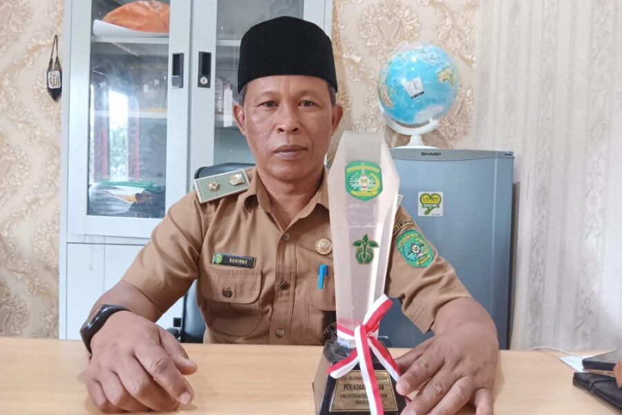 Kepala Desa Loh Sumber, Kutai Kartanegara, Sukirno. (Foto/ist)