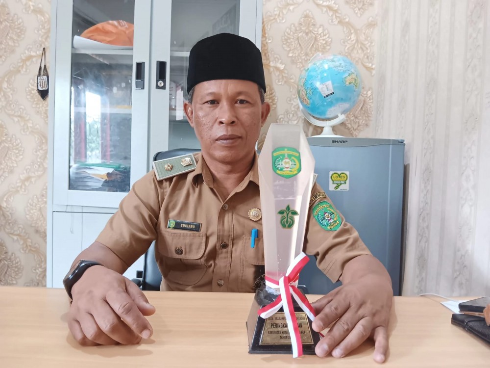 Kepala Desa Loh Sumber, Kutai Kartanegara, Sukirno. (Foto/ist)