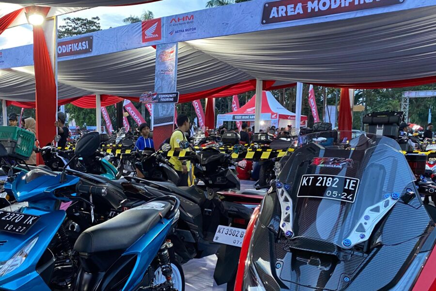 Keseruan Honda Modif Contest (HMC) Regional Kalimantan Series di Samarinda yang sukses digelar pada tahun 2023 lalu.