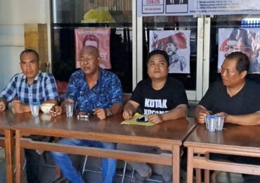 Aliansi Kokos Ancam Somasi Bawaslu Samarinda, Komisioner ; Pencopotan Spanduk Bukan Urusan Pengawas Pemilu