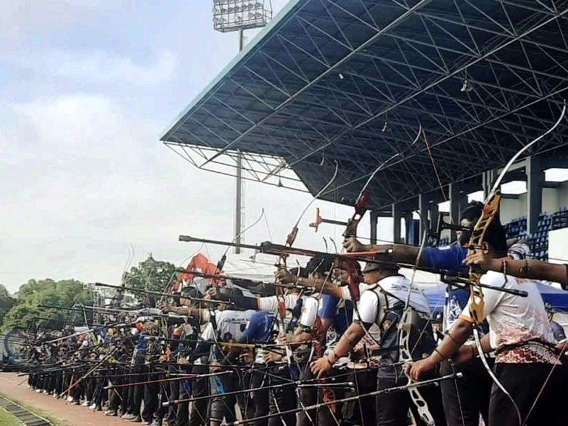 Potret penutupan Open Tournament Kejuaraan Nasional Panahan bertajuk Piala Panglima TNI 2024 di Gelora Kadrie Oening. (Ist)